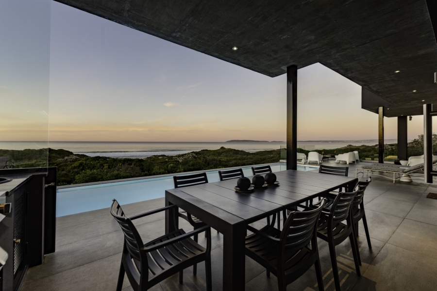 4 Bedroom Property for Sale in Keurbooms Western Cape